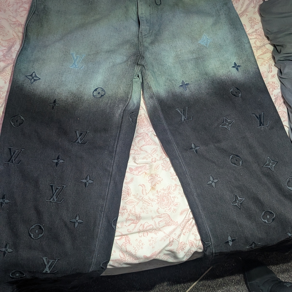 Stylish Gradient Black Jeans - image 1